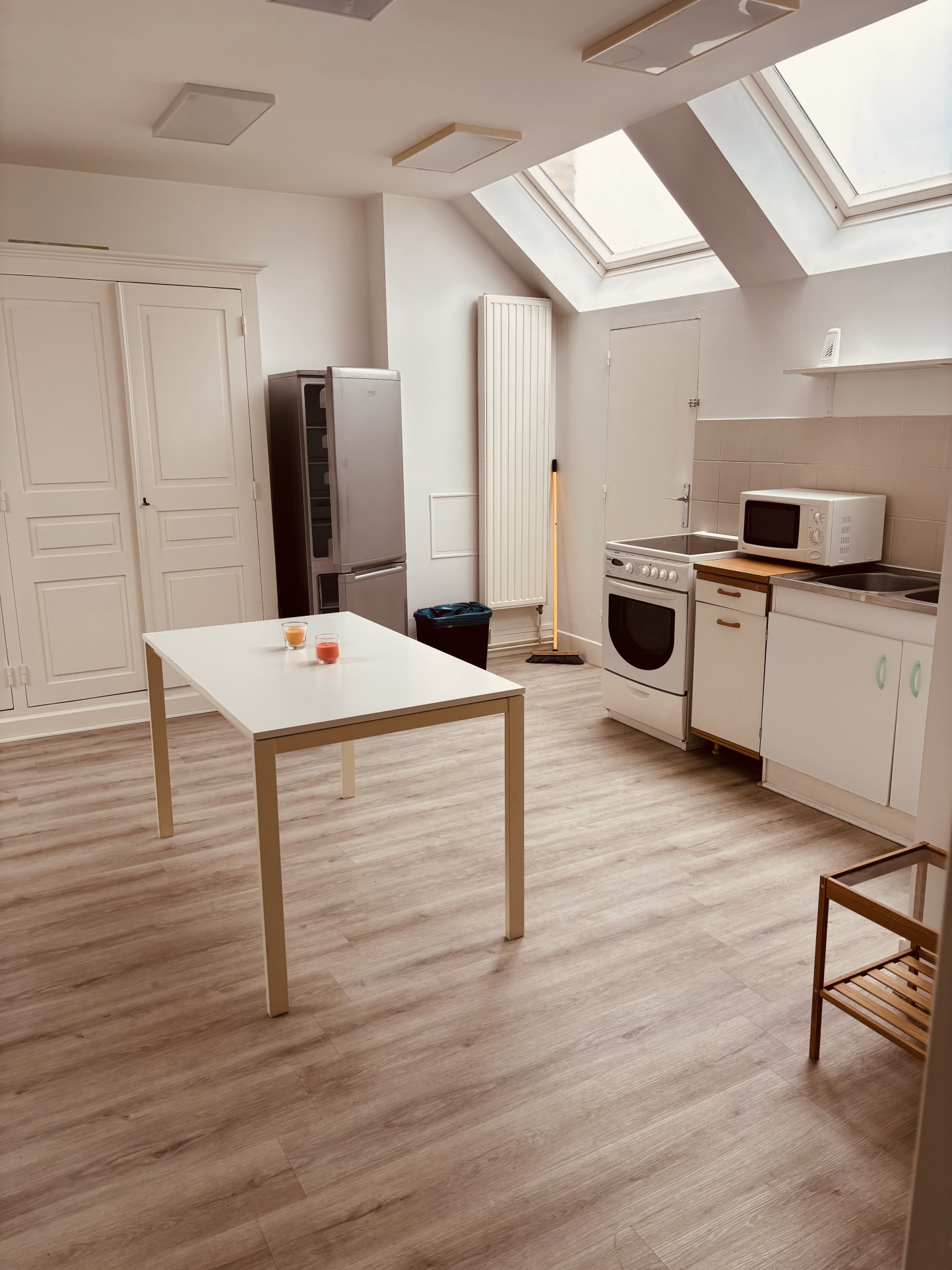 Immeuble de 268m2 3 appartements et 1 local commercial